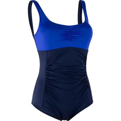 traduction maillot de bain|femme en maillot de bain.